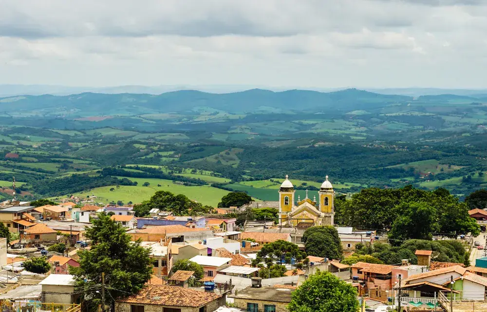 Com neblina, natureza e clima fresco, essa cidade é o refúgio misterioso de Minas Gerais