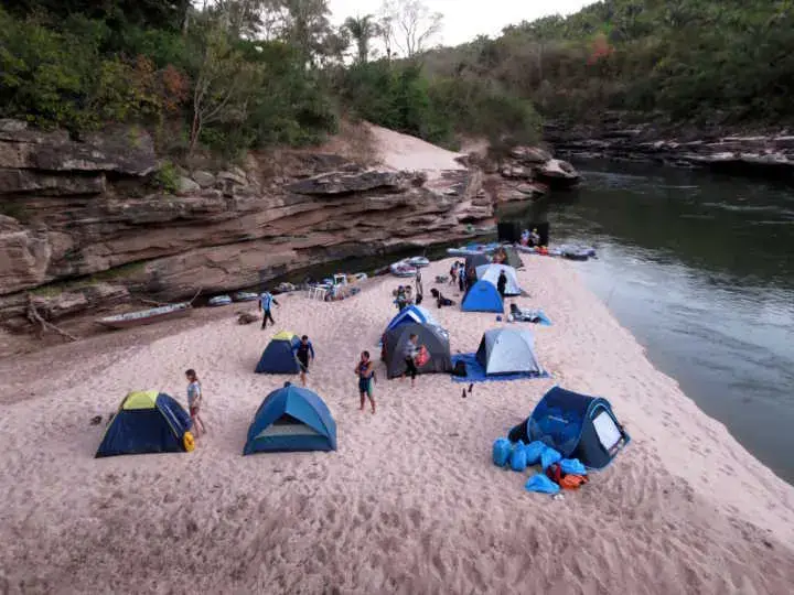 Canyons do Rio Araguaia: Um Tesouro Escondido no Coração de Goiás