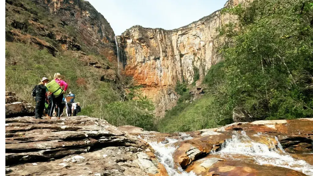 Cachoeira Do Tabuleiro, 273 Metros De Altura. - Caminhada passo forte