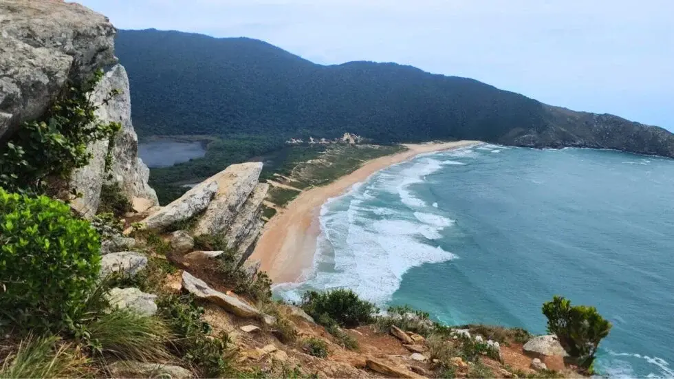 Lagoinha do Leste, Santa Catarina: Um Refúgio Natural Intocado