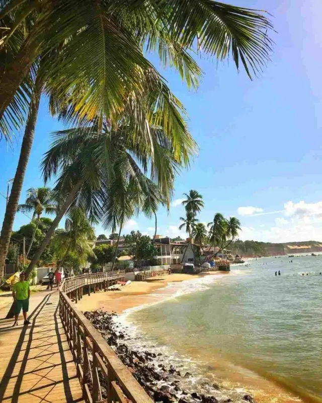 Praia da Pipa, Rio Grande do Norte: Um Refúgio para Surfistas e Amantes da Natureza