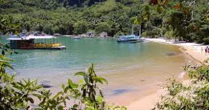 Praia das Palmas: Um Paraíso Escondido na Ilha Anchieta