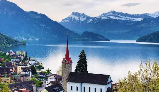 Lago Lucerna: O Coração Histórico e a Inspiração de Reis