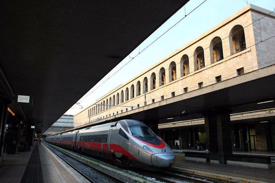 Descobrindo a Itália de Trem: Uma Jornada Encantadora