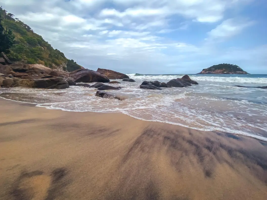 Praia do Abricó: O paraíso escondido do Rio que conquista turistas em busca de natureza e liberdade