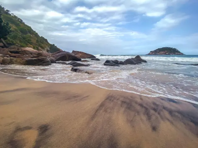 Praia do Abricó: O paraíso escondido do Rio que conquista turistas em busca de natureza e liberdade