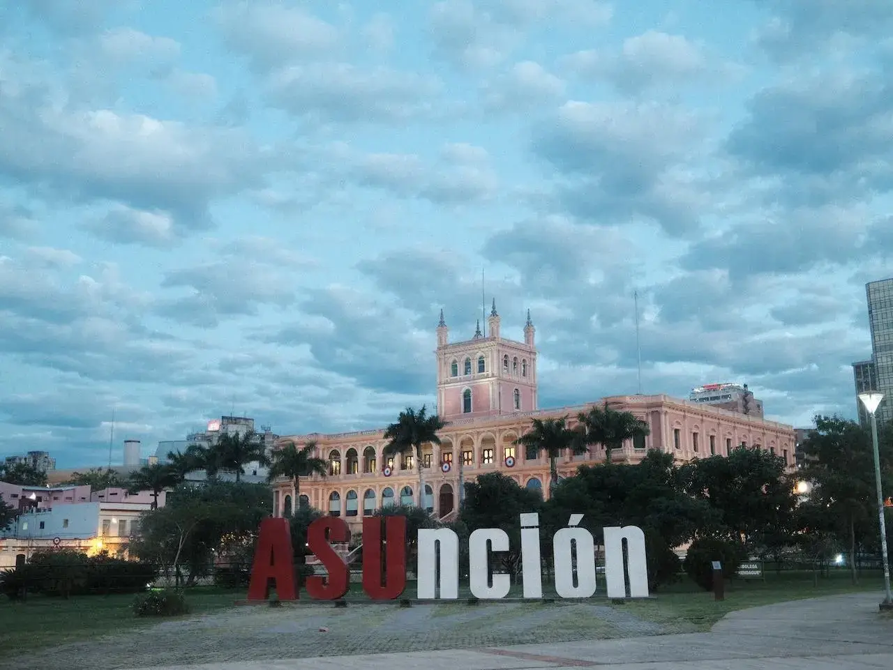 🇵🇾 Asunción, a charmosa capital do Paraguai, onde história, cultura e beleza se encontram em cada esquina. Um destino que merece entrar no seu roteiro de viagem
