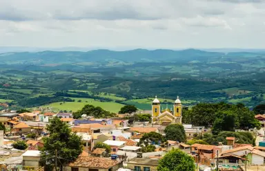 Com neblina, natureza e clima fresco, essa cidade é o refúgio misterioso de Minas Gerais