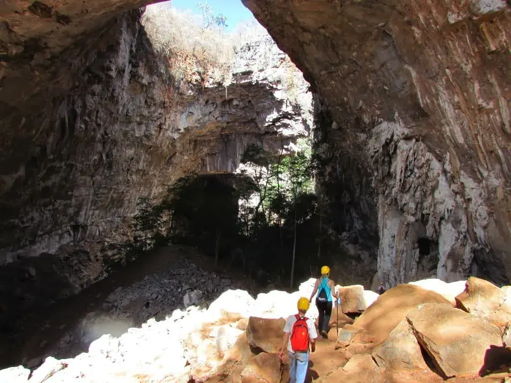 Turismo em Minas Gerais | Guia Completo: Parque Nacional Cavernas do ...