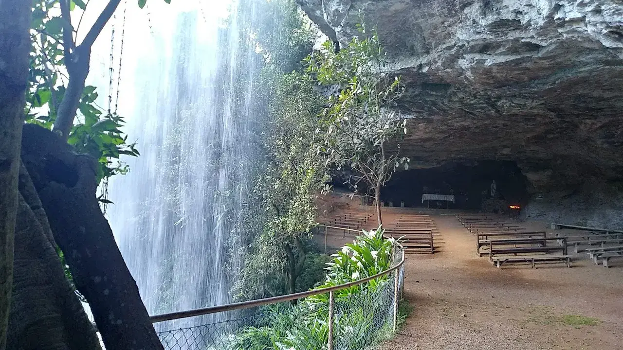 Cascata – Foto de Gruta Nossa Senhora de Lourdes, Doutor Ricardo - Tripadvisor